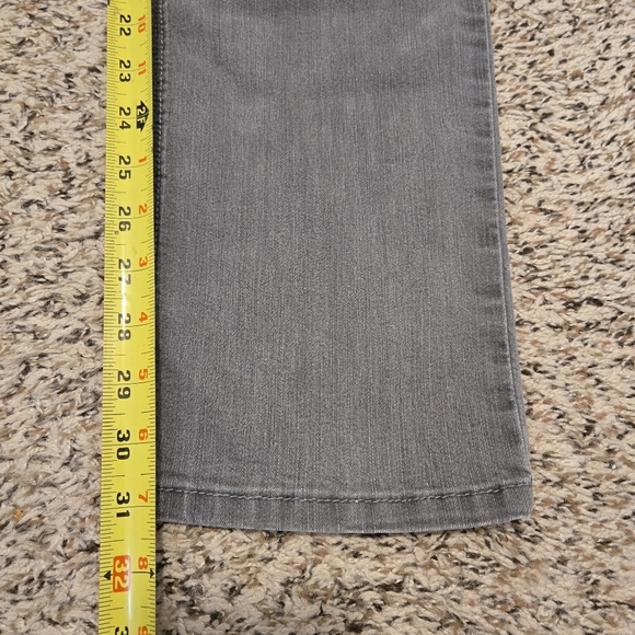 Chico’s So Slimming Mid Rise Straight Jean Gray Size 0.5 (6) Small - Picture 8 of 15
